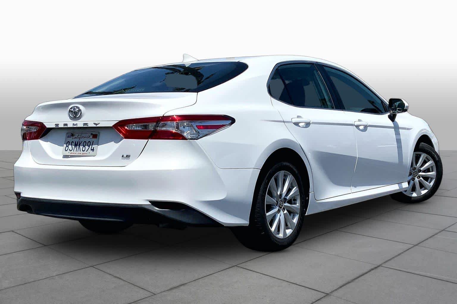 Used 2020 Toyota Camry LE FWD image 12