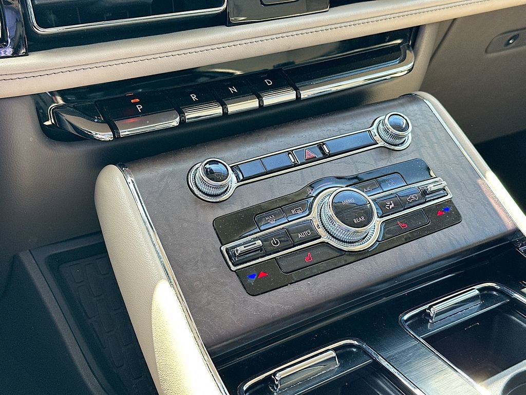 Used 2022 Lincoln Aviator Reserve image 14