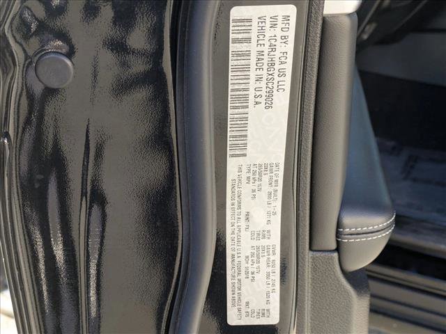 Used 2025 Jeep Grand Cherokee Limited w/ Luxury Tech Group II image 26