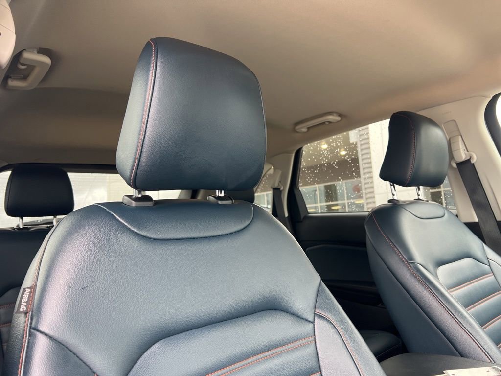 Used 2022 Ford Edge SEL w/ Sport Appearance Package image 16