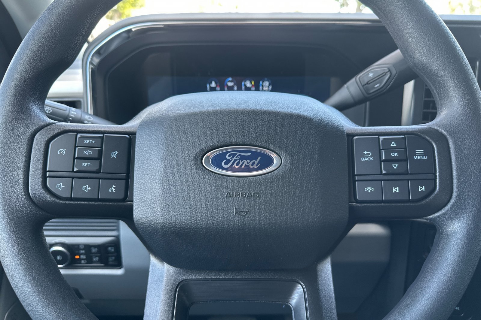 New 2026 Ford F350 XLT w/ XLT Premium Package AWD/4WD image 23