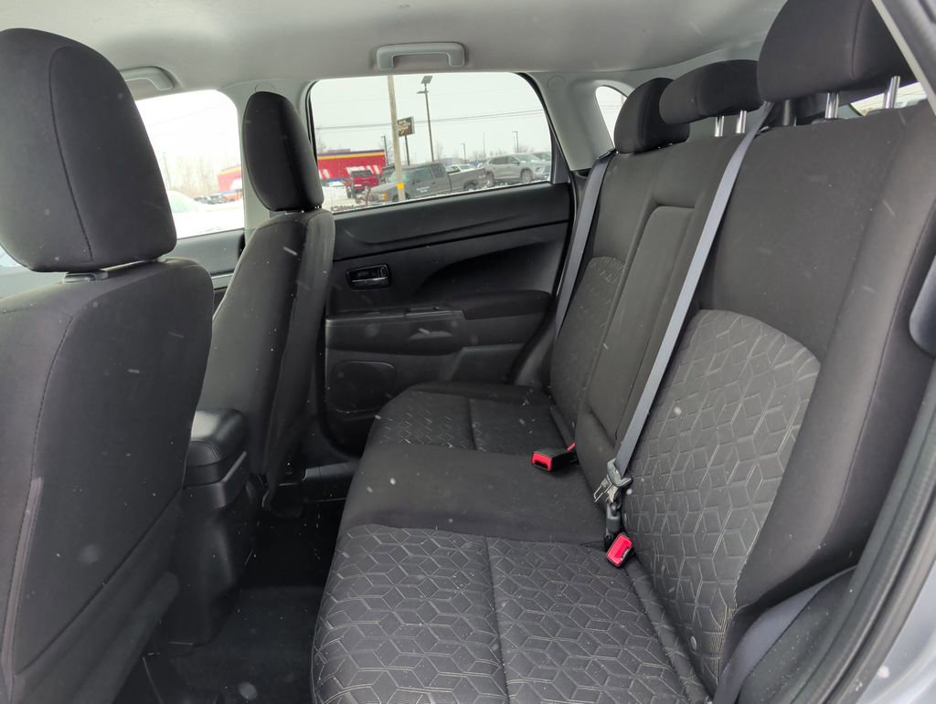 Used 2023 Mitsubishi Outlander Sport 2.0 ES image 19