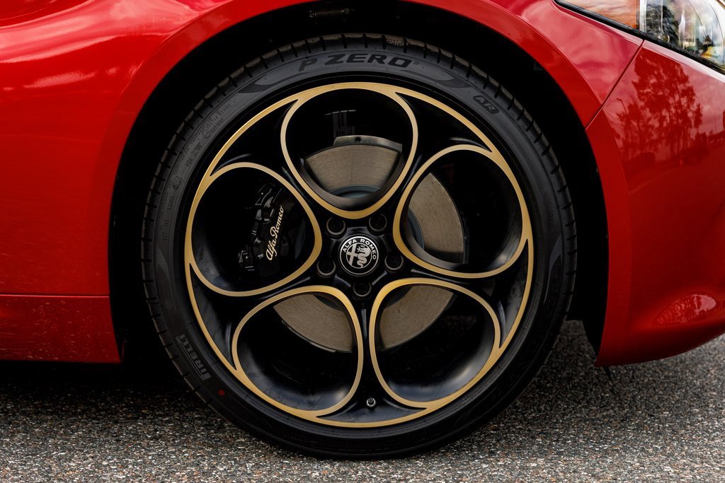 New 2025 Alfa Romeo Giulia AWD w/ Driving Assist Package image 12