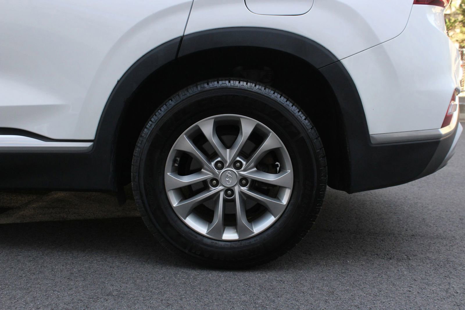 Used 2019 Hyundai Santa Fe SE FWD image 10
