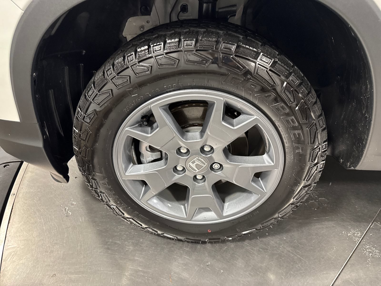 Certified 2025 Honda Passport TrailSport image 2