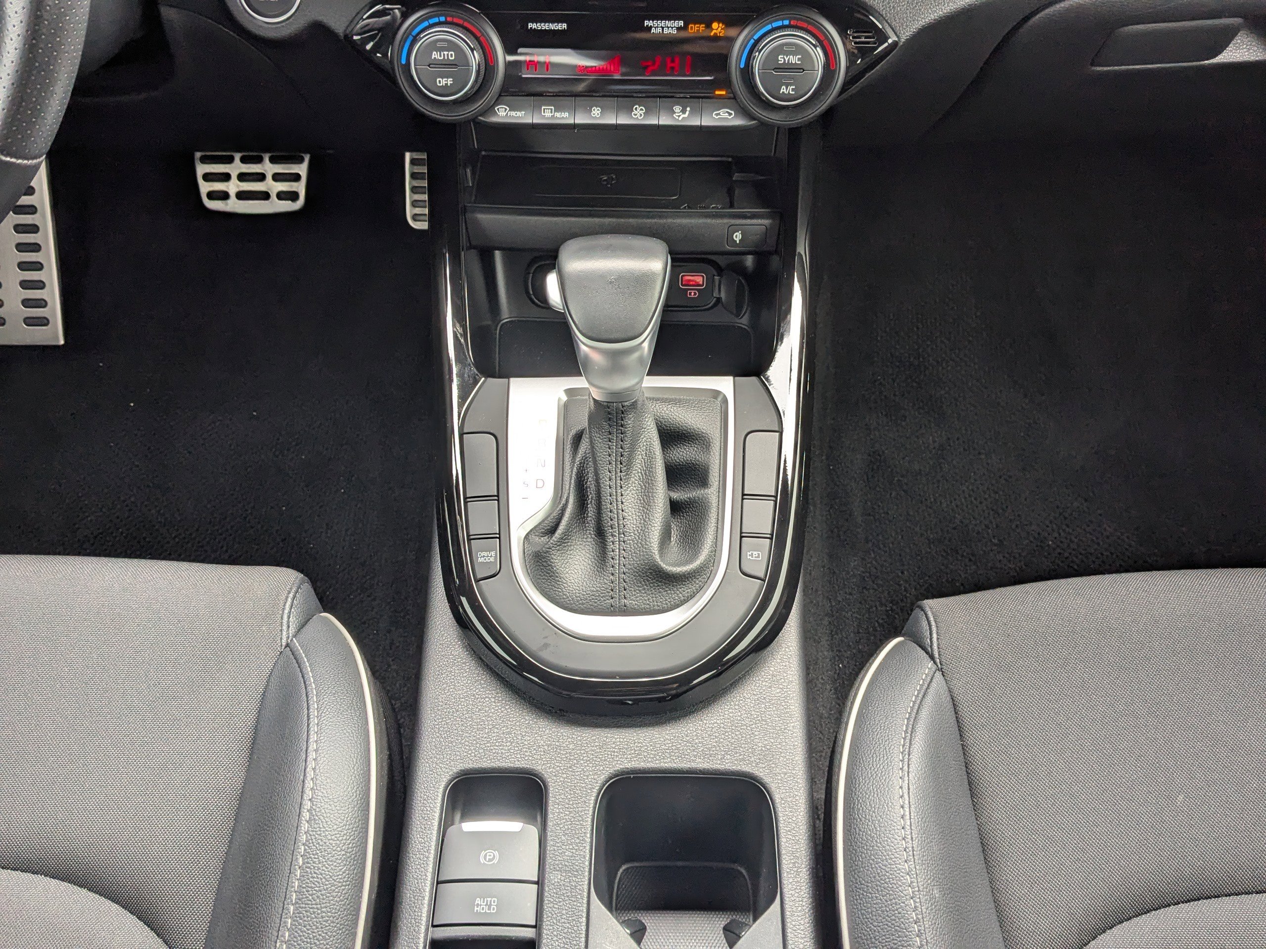 Used 2024 Kia Forte GT-Line w/ GT-Line Premium Package image 19