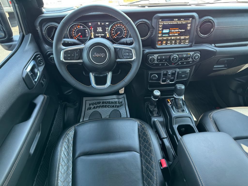 Used 2023 Jeep Gladiator Overland AWD/4WD image 19