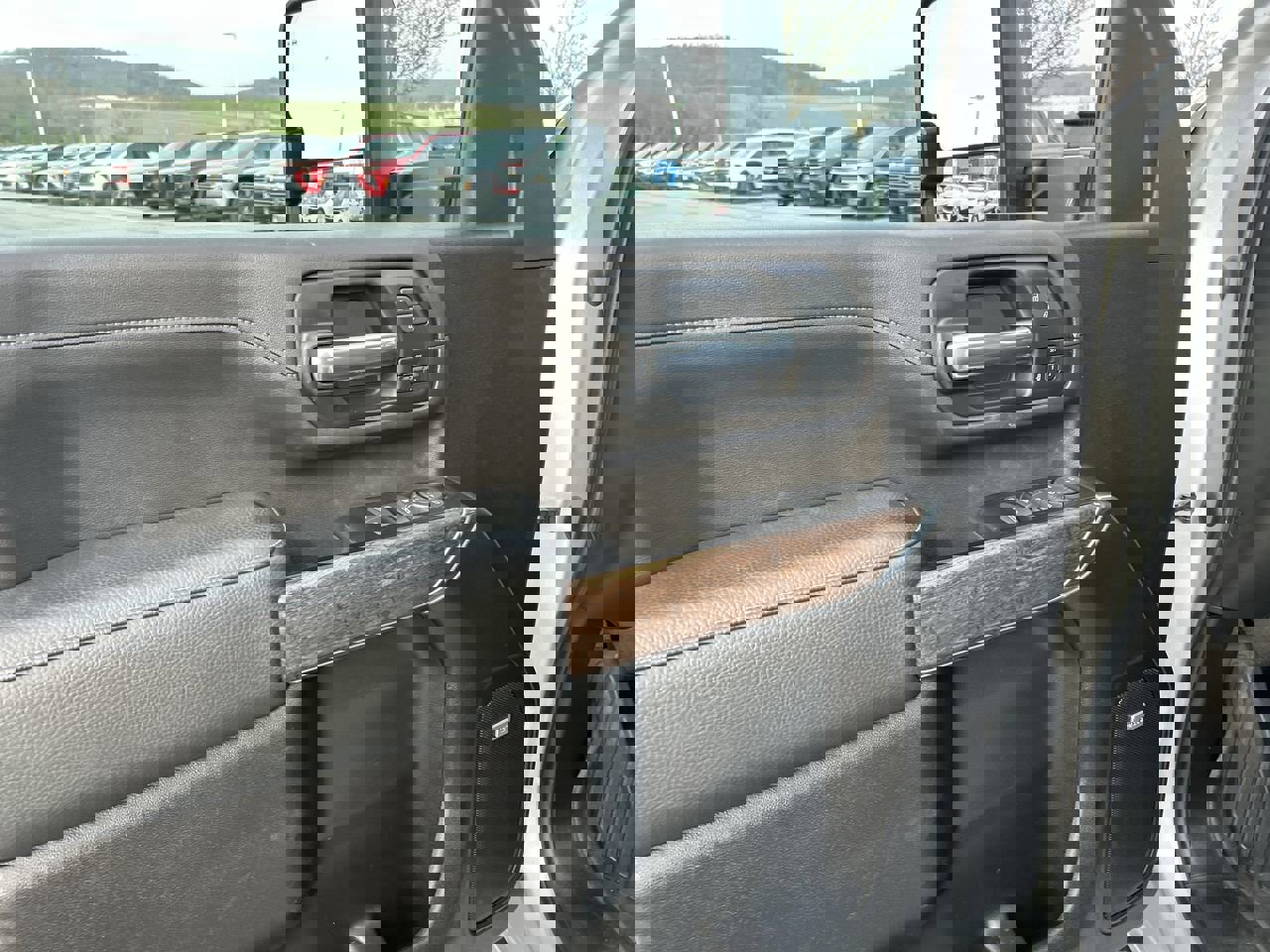 Used 2022 GMC Sierra 2500 Denali w/ Denali Ultimate Package image 20