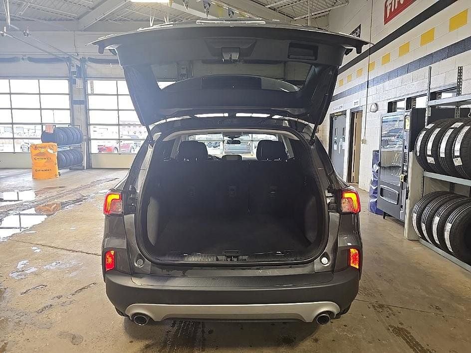Used 2022 Ford Escape SE image 26