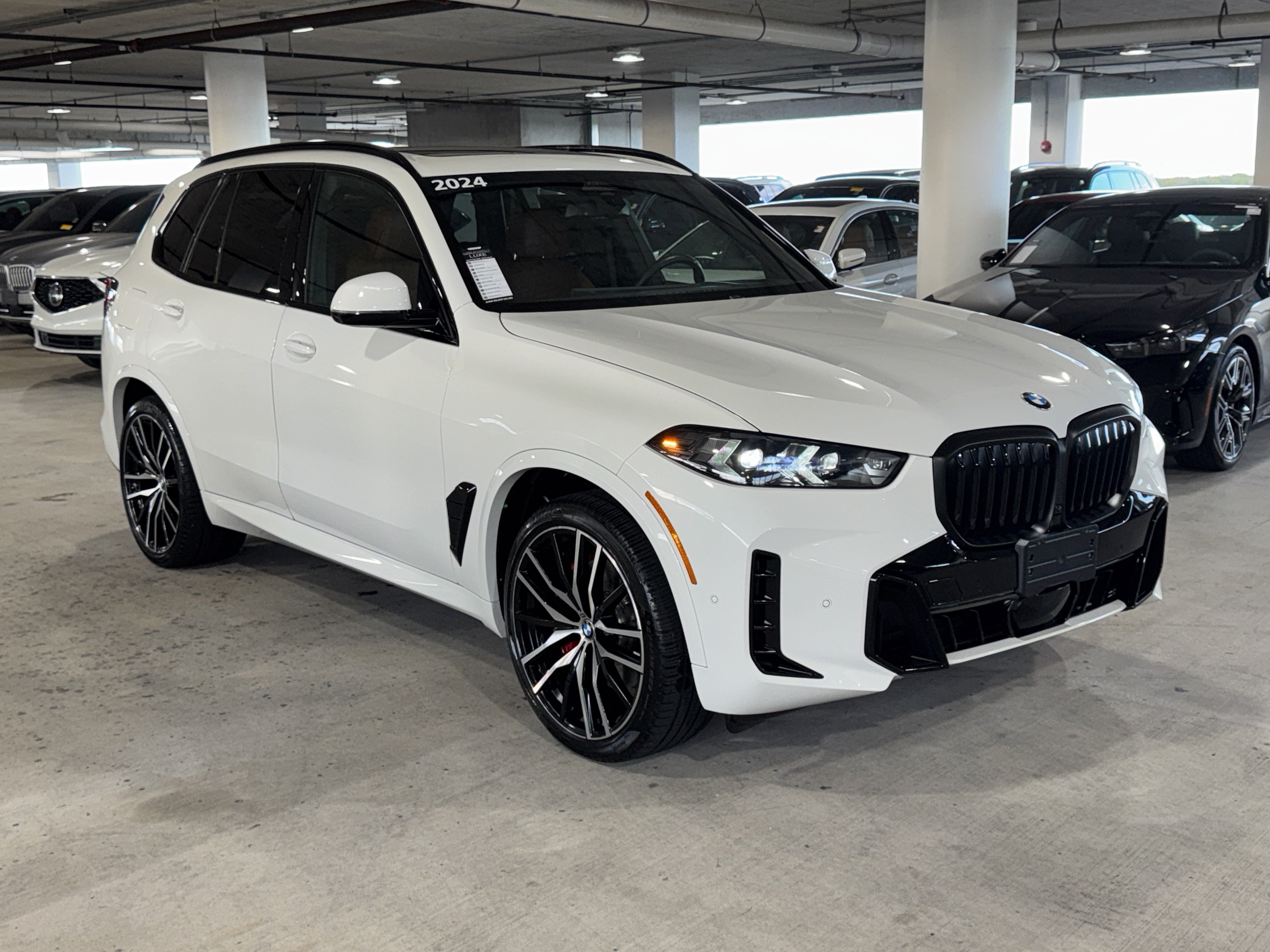 Used 2024 BMW X5 sDrive40i w/ M Sport Package RWD image 2