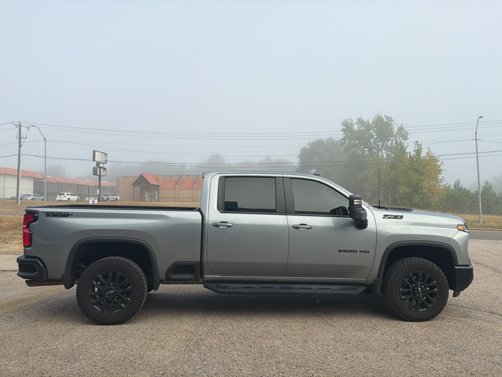 Used 2025 Chevrolet Silverado 2500 LT w/ Trail Boss Package AWD/4WD image 9