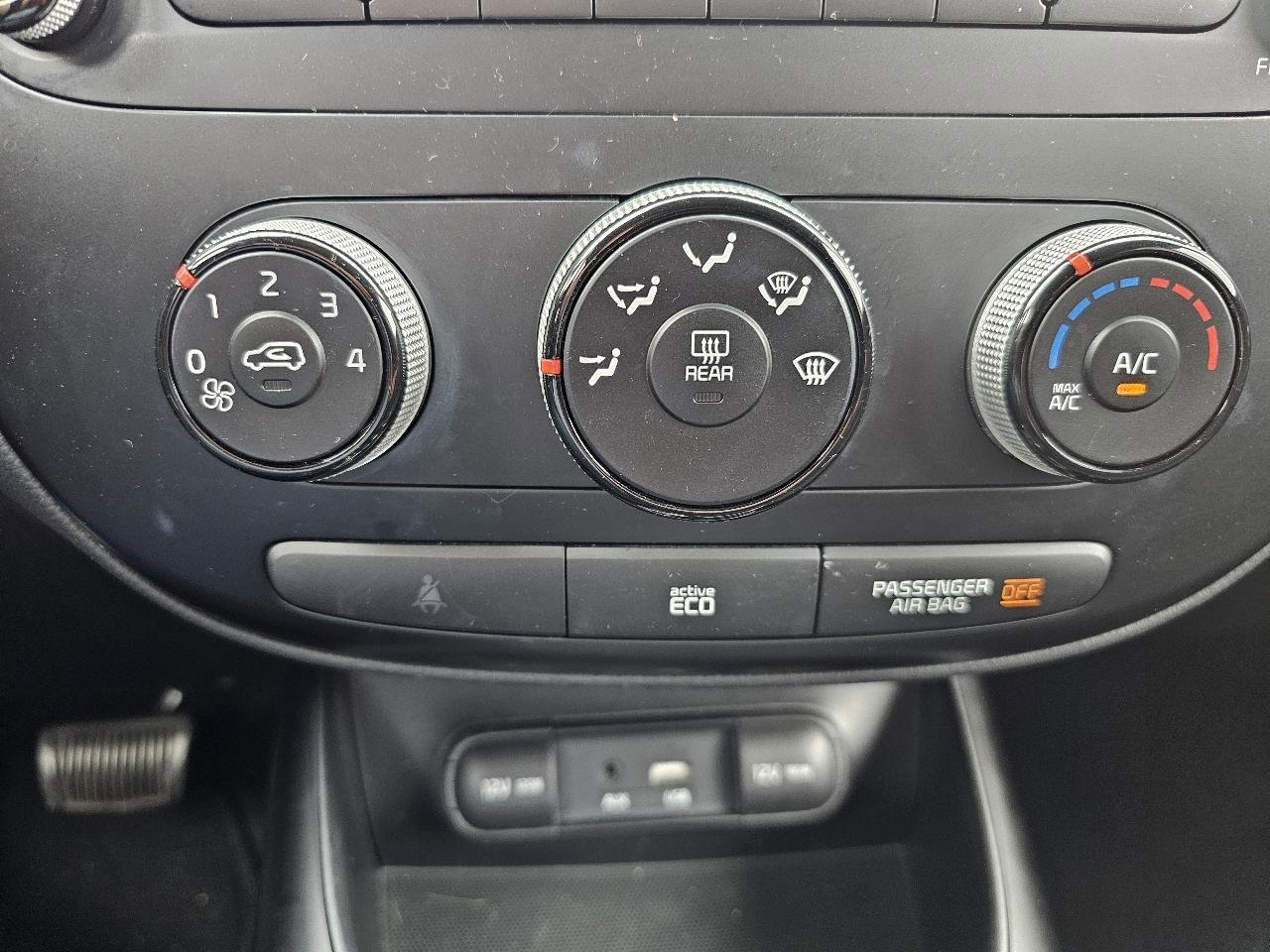Used 2015 Kia Soul FWD image 19