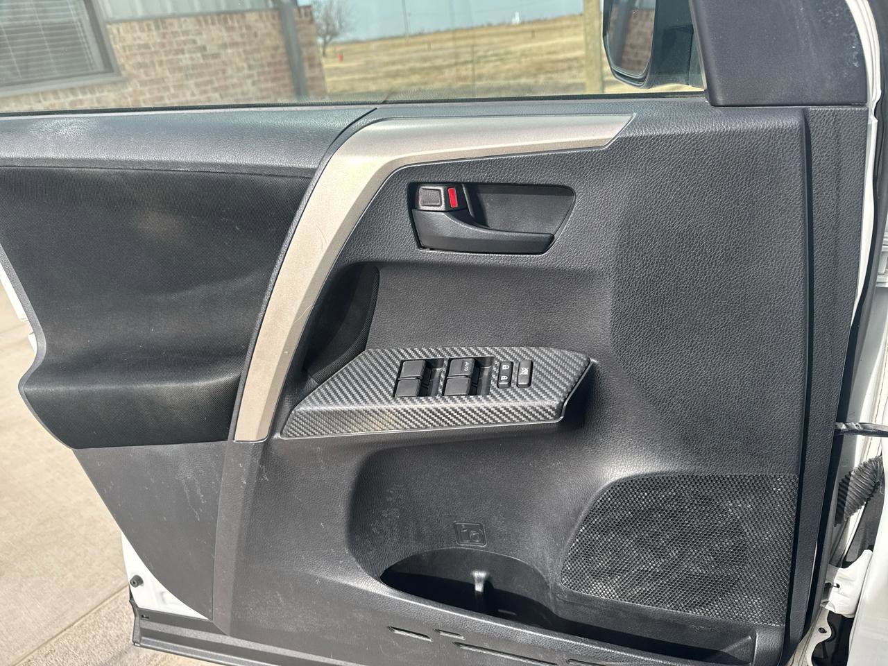 Used 2014 Toyota RAV4 LE image 26