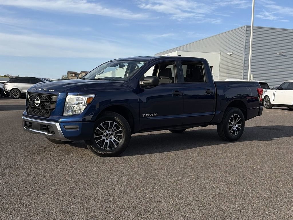 Used 2023 Nissan Titan SV AWD/4WD image 3