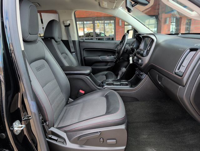 Used 2017 GMC Canyon SLE w/ All Terrain Package AWD/4WD image 30