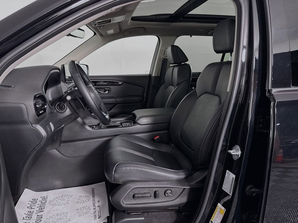 Certified 2023 Honda Pilot Touring image 19