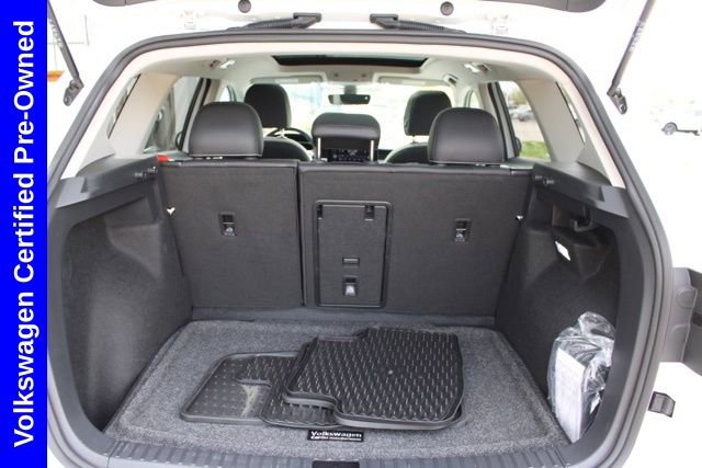 Used 2025 Volkswagen Taos SE w/ Panoramic Sunroof Package AWD/4WD image 10