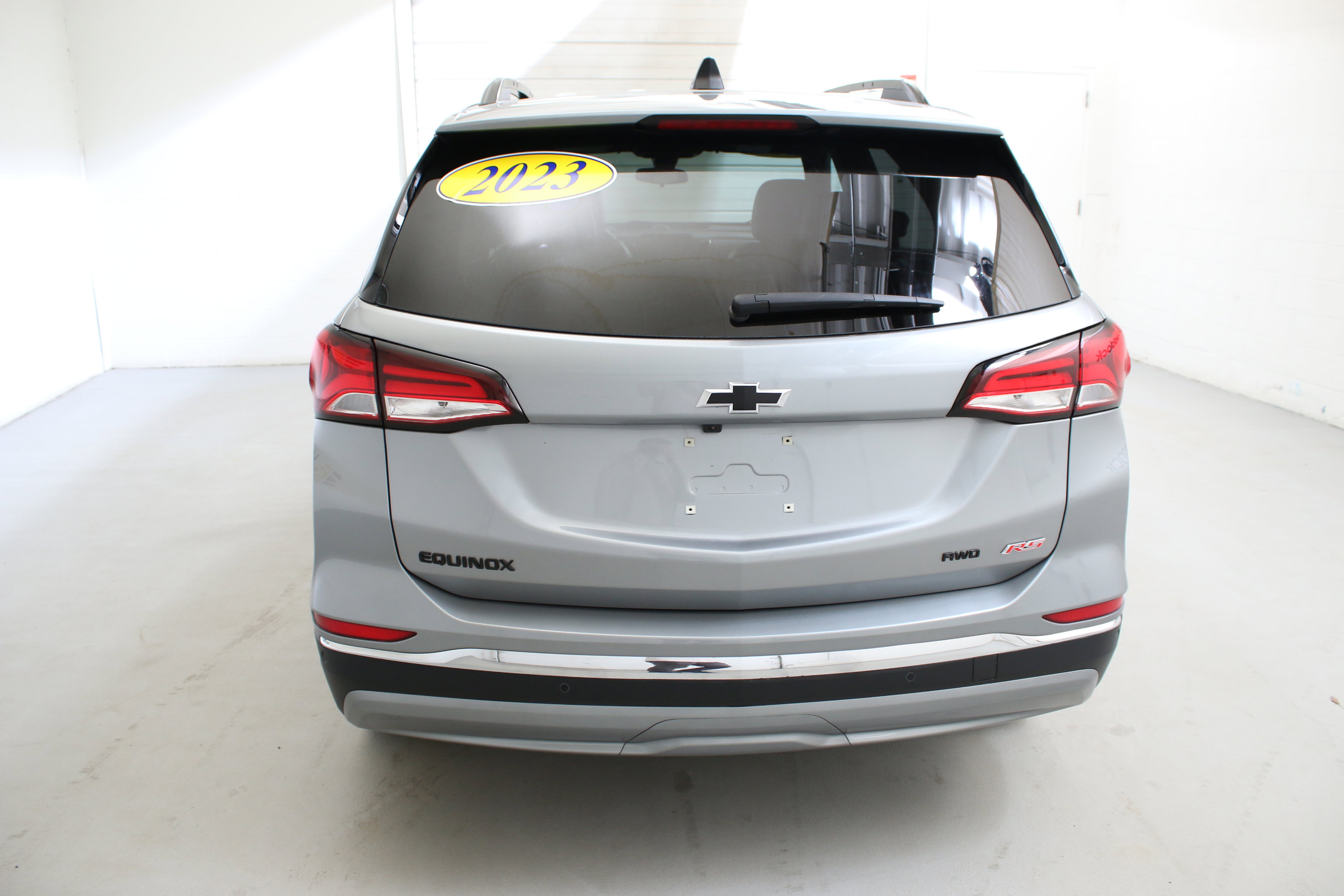 Used 2023 Chevrolet Equinox RS AWD/4WD image 8