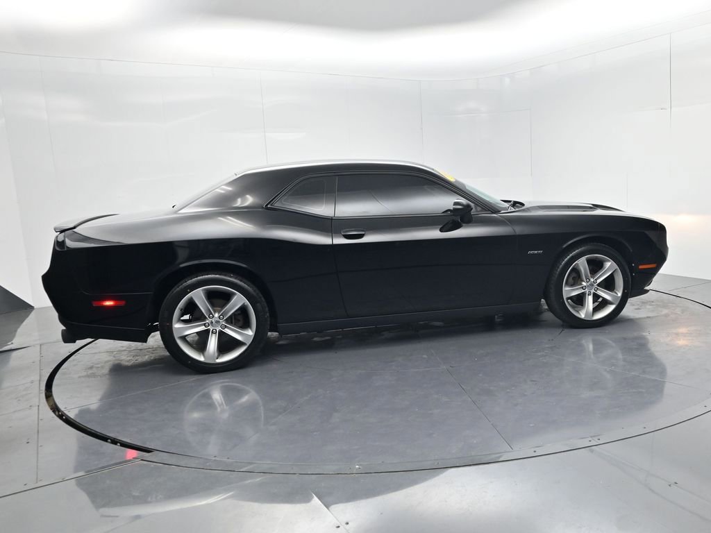 Used 2016 Dodge Challenger R/T RWD image 8