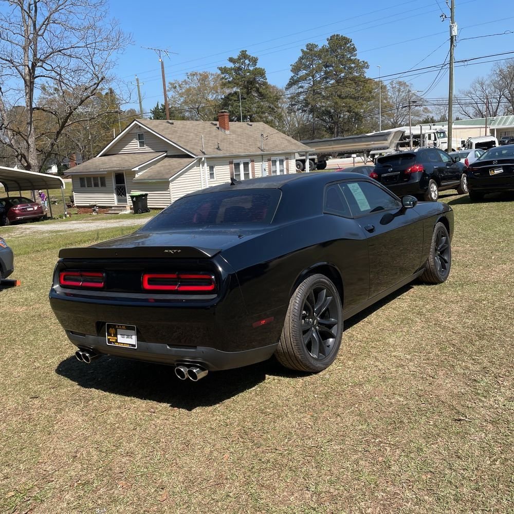 Used 2017 Dodge Challenger SXT Plus image 3