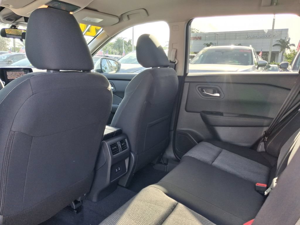 Certified 2026 Nissan Rogue SV FWD image 10