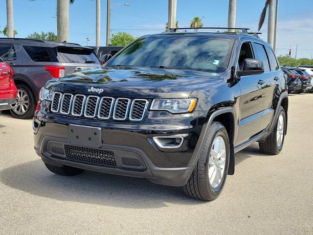 Used 2017 Jeep Grand Cherokee Laredo w/ Quick Order Package 23E AWD/4WD image 3