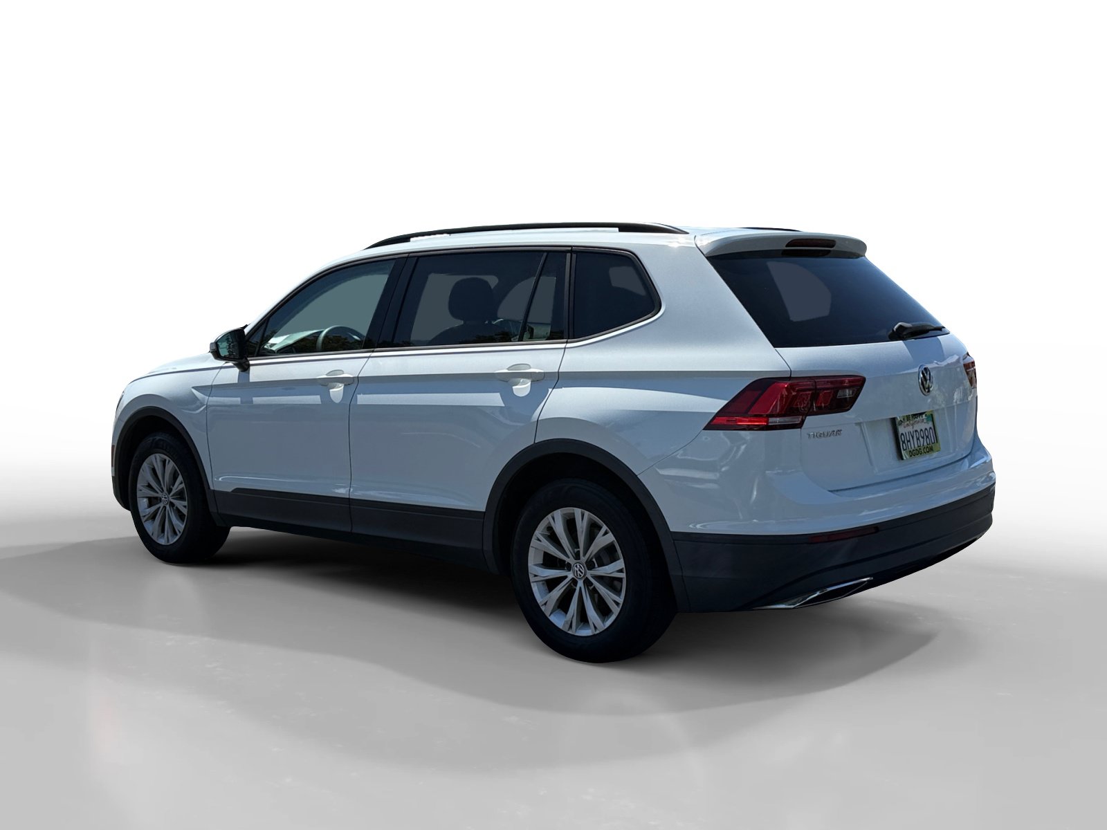 Used 2019 Volkswagen Tiguan S FWD image 3