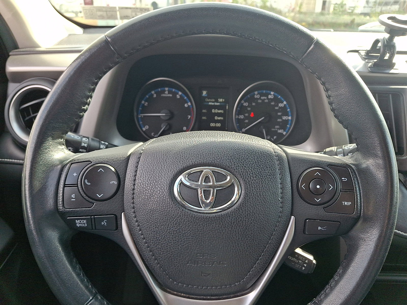 Used 2018 Toyota RAV4 XLE image 20