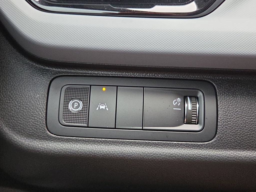 New 2027 Chevrolet Bolt LT FWD image 9