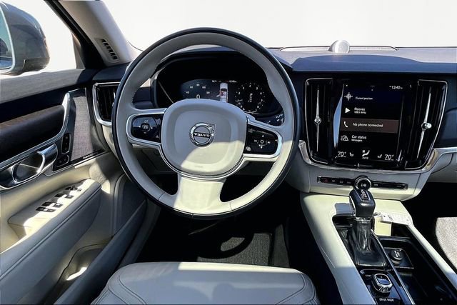 Used 2017 Volvo V90 T6 Cross Country image 5