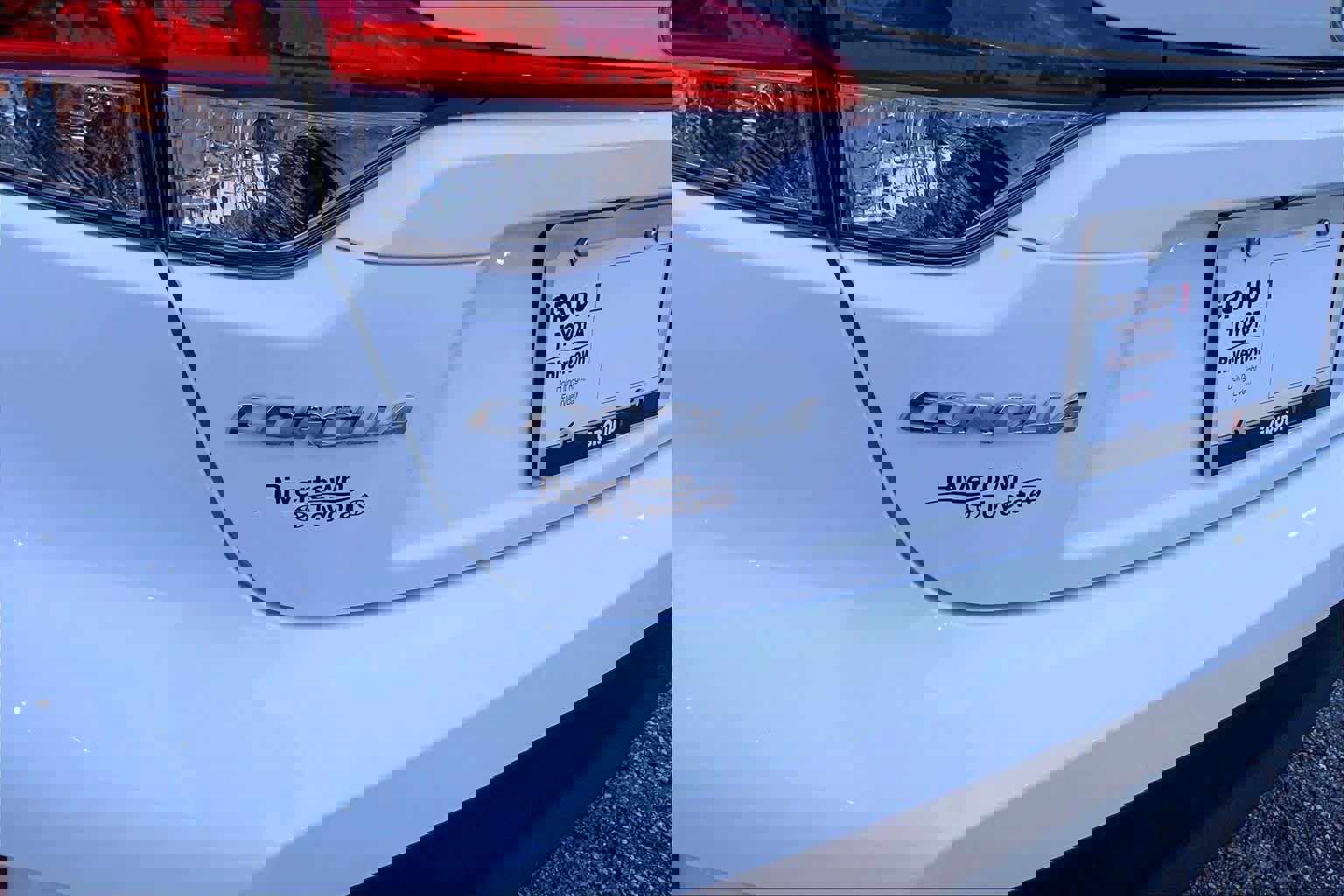 Used 2025 Toyota Corolla LE FWD image 30