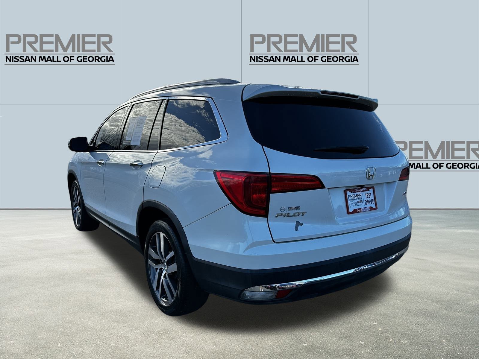 Used 2016 Honda Pilot Touring image 7