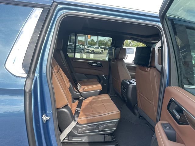 New 2026 Chevrolet Suburban High Country image 34