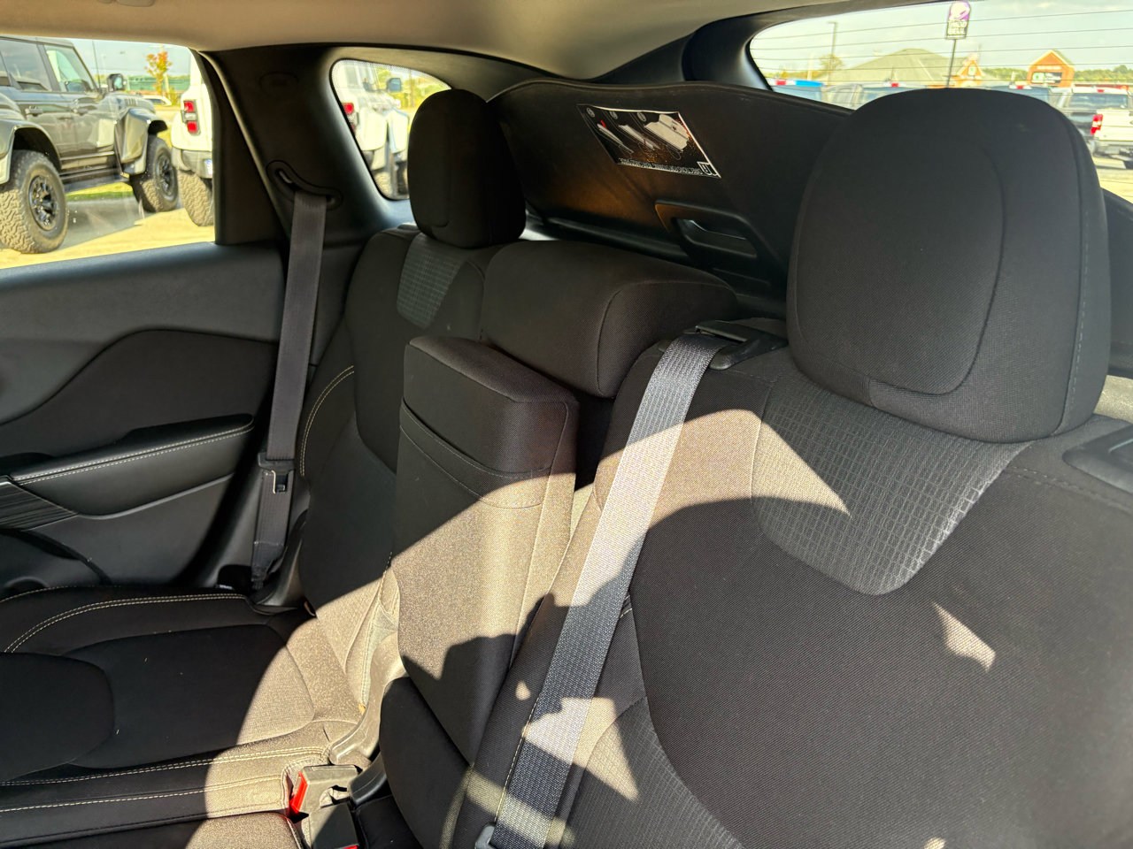 Used 2016 Jeep Cherokee Latitude image 32