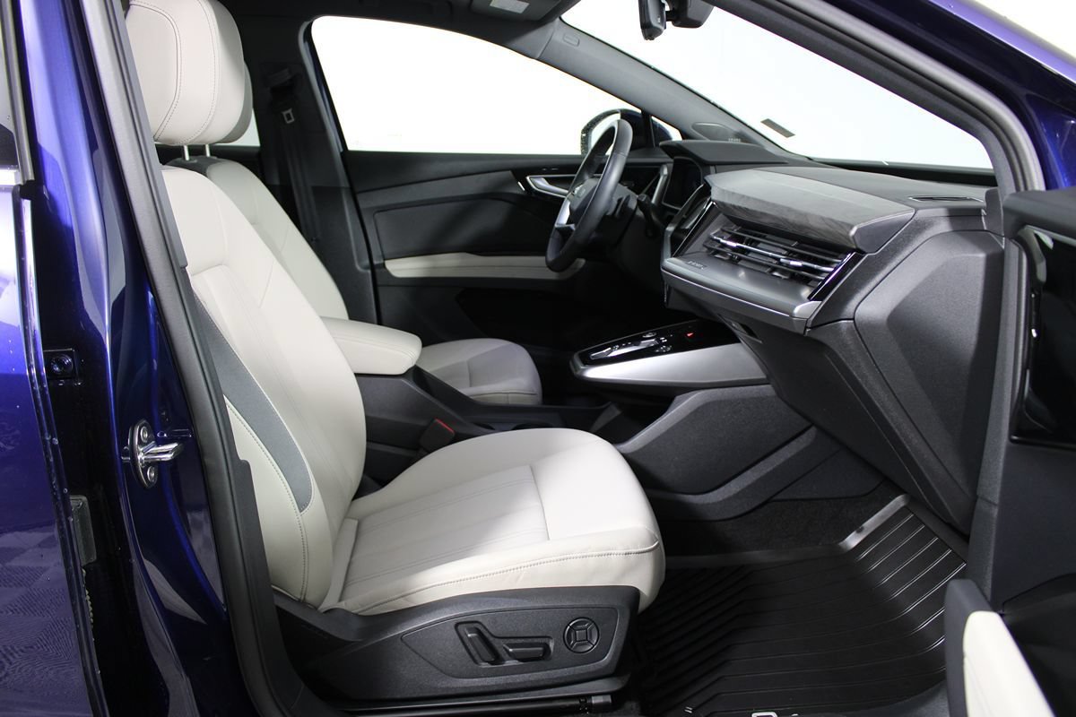 Used 2025 Audi Q4 e-tron Premium Plus w/ Premium Plus AWD/4WD image 8