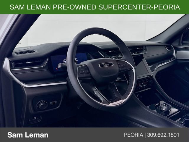 Used 2023 Jeep Grand Cherokee Altitude image 9