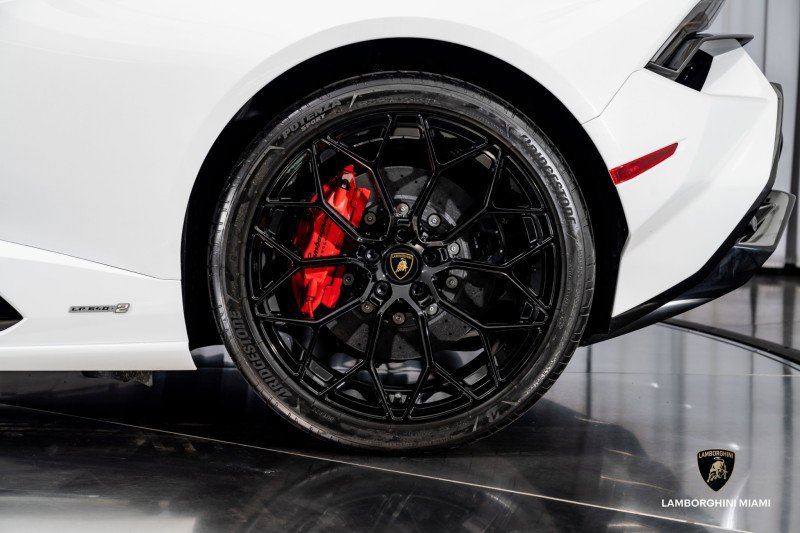 Used 2024 Lamborghini Huracan Tecnica image 11