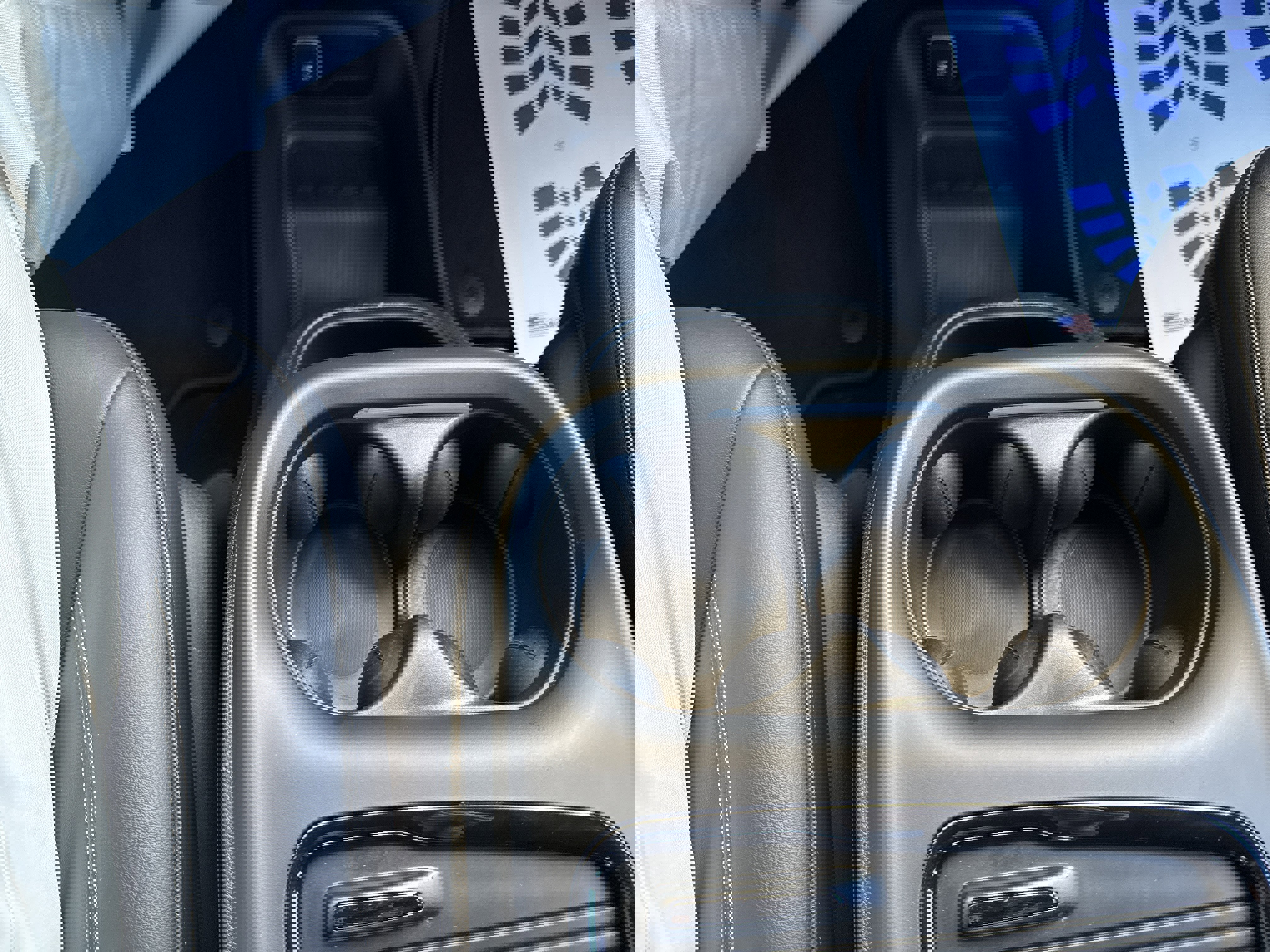 Used 2024 Chrysler Pacifica Touring-L w/ Uconnect Theater Family Group FWD image 24