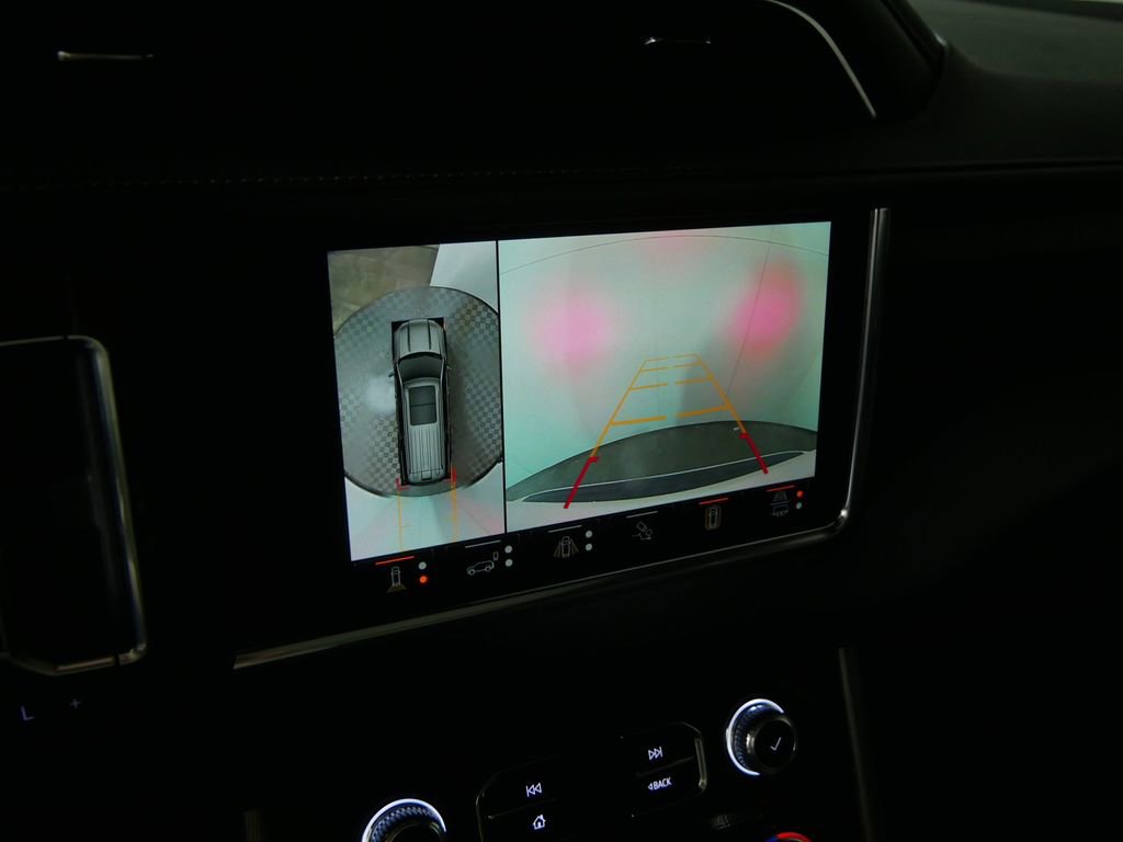 Used 2024 GMC Yukon XL Denali w/ Denali Reserve Package image 32