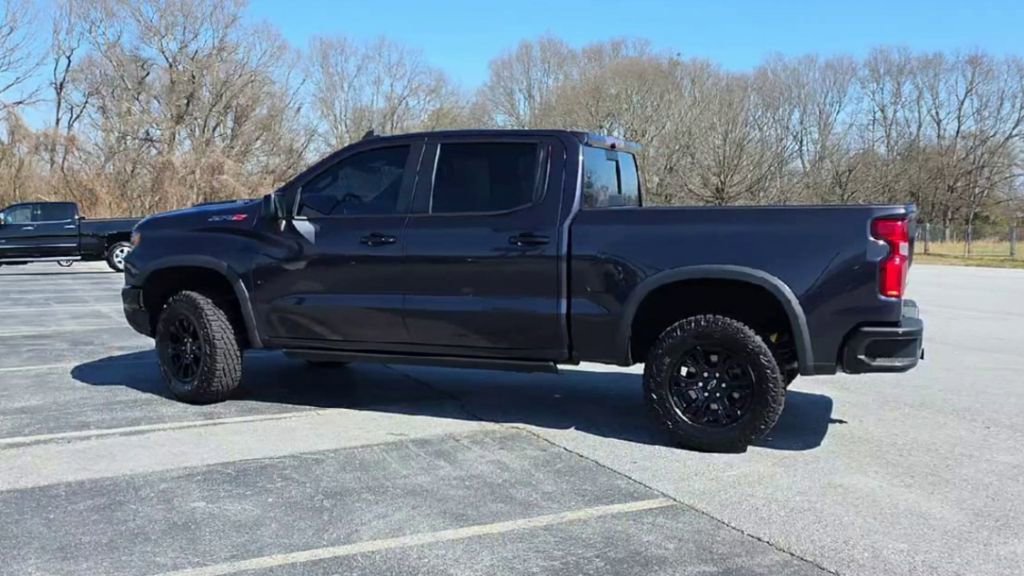 Certified 2022 Chevrolet Silverado 1500 ZR2 w/ Technology Package image 9