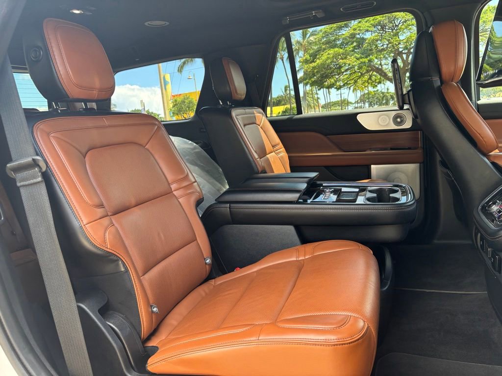Used 2019 Lincoln Navigator Reserve w/ Cargo Package AWD/4WD image 10