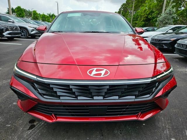 Used 2025 Hyundai Elantra SEL FWD image 9