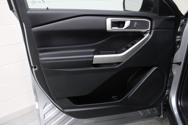 Used 2023 Ford Explorer XLT w/ Equipment Group 202A image 17