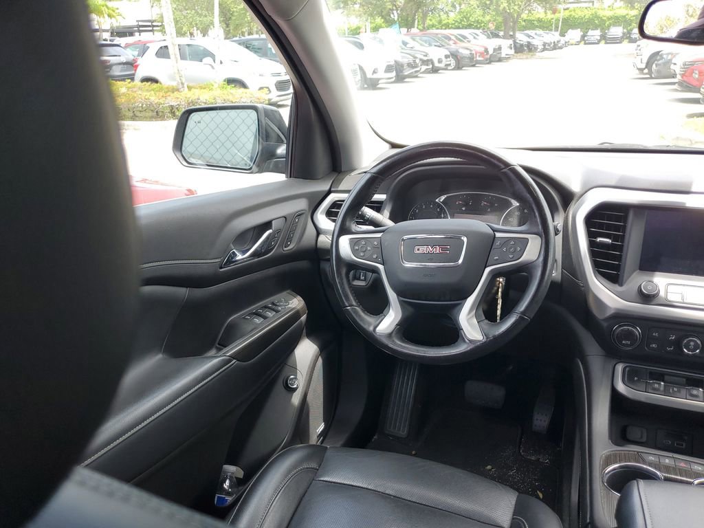 Used 2022 GMC Acadia SLT w/ Preferred Package FWD image 9