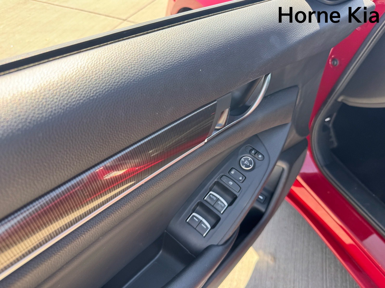 Used 2018 Honda Accord Sport image 11