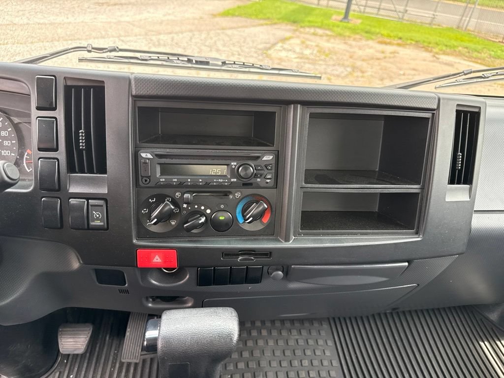 Used 2024 Isuzu NPR RWD image 13