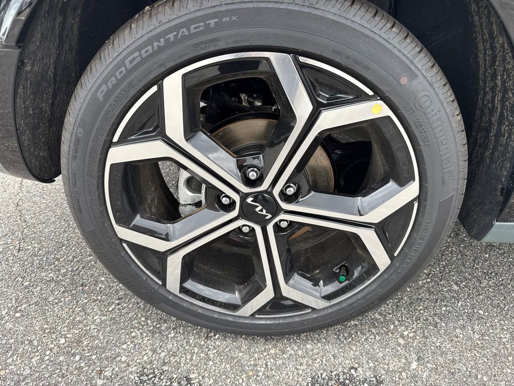 New 2025 Kia Niro SX Touring image 17