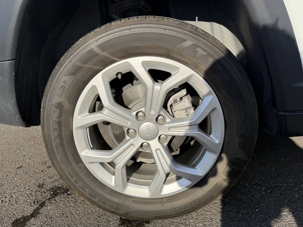 Used 2024 Jeep Compass Latitude image 9