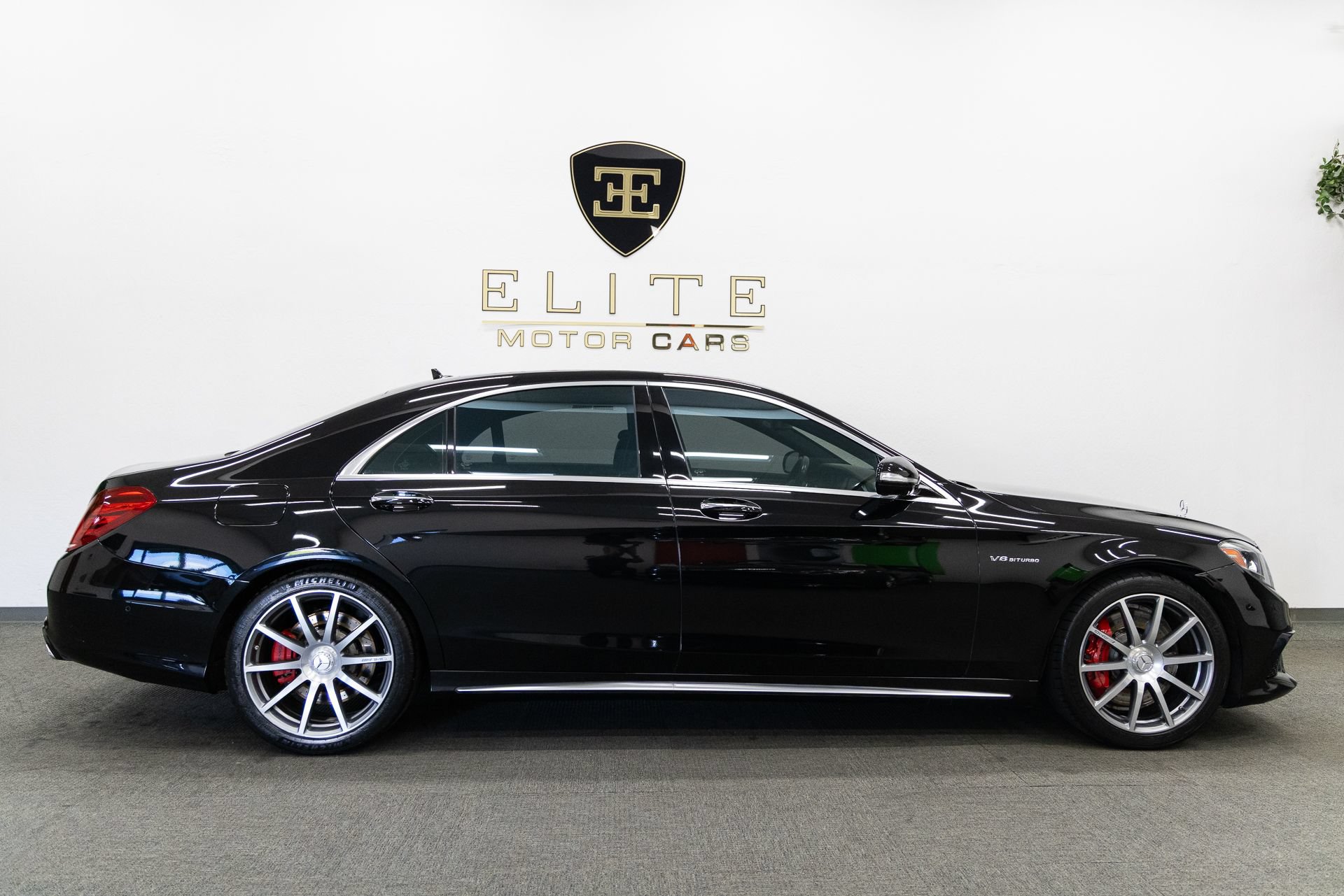 Used 2015 Mercedes-Benz S 63 AMG 4MATIC Sedan w/ Driver Assistance Package image 10