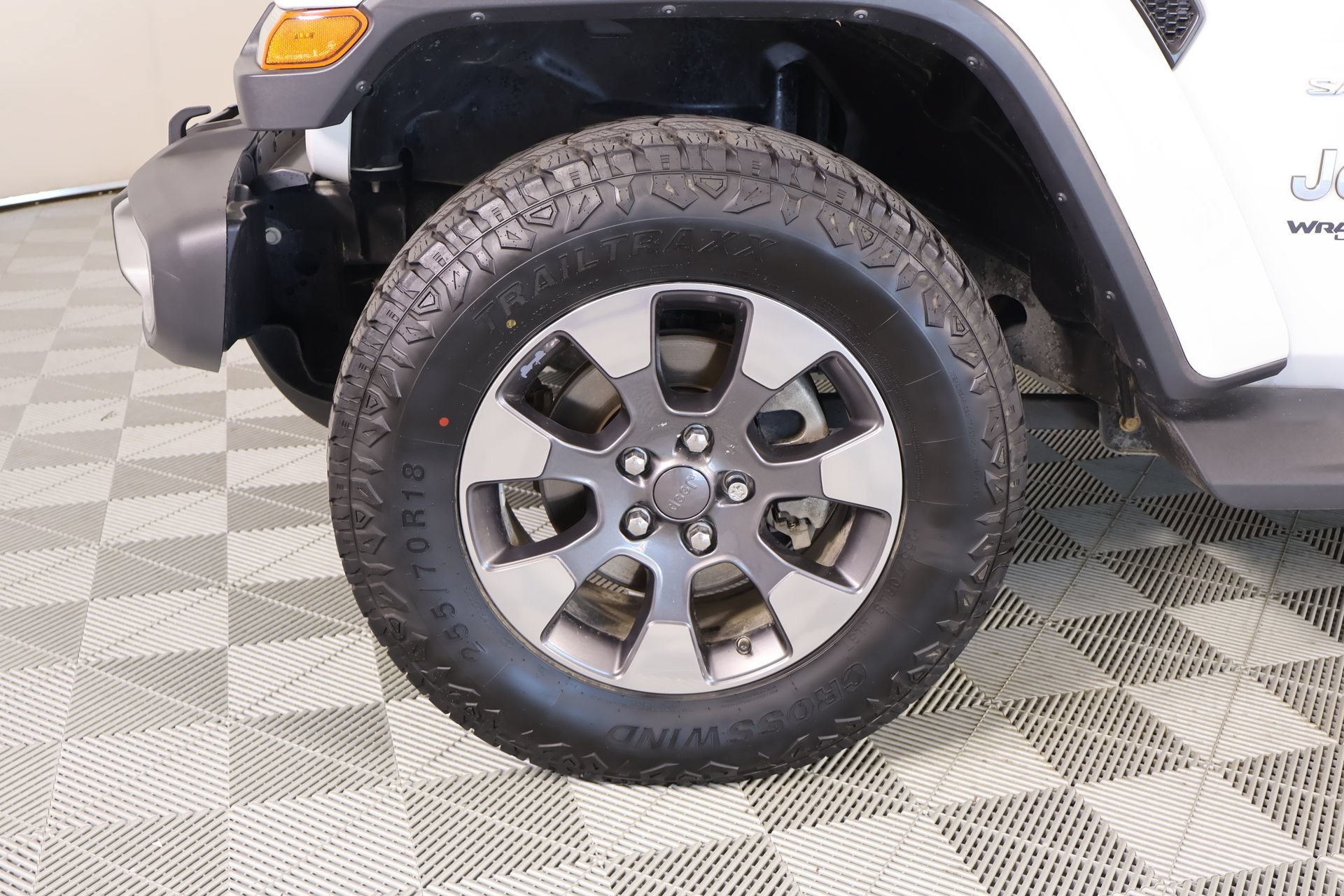Used 2018 Jeep Wrangler Unlimited Sahara AWD/4WD image 18